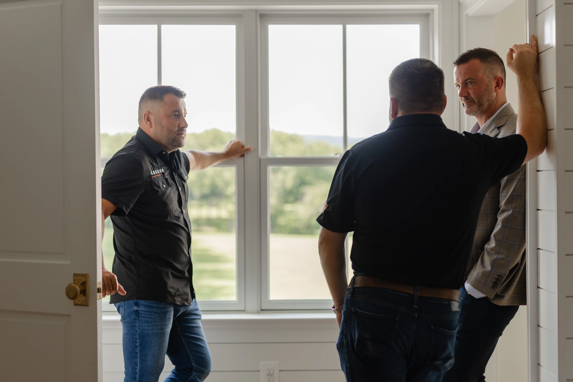 custom-home-builder-virginia-inspecting-new-construction-window-installation